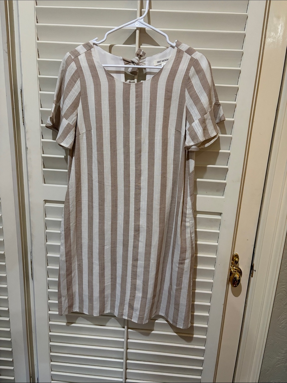 First Monday Striped Short Sleeve Shift Dress - Beige & White. Size Small  NWT
